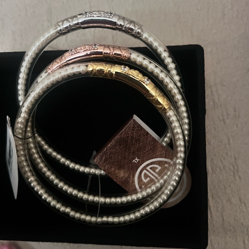 BUDHA GIRL Elegant Pearl and Gold Bangle Set